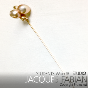 18ct Yellow Gold Lepel Pin featuring Double pearl